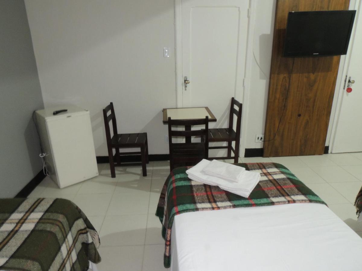 Economy 888 - Proximo A Praca Da Estacao E Rodoviaria Hotel 2*
