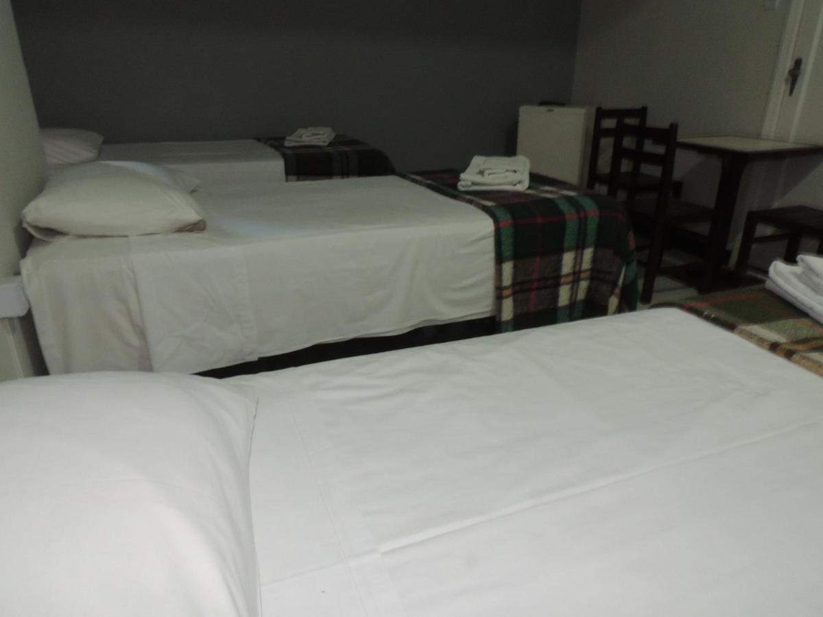 Economy 888 - Proximo A Praca Da Estacao E Rodoviaria Hotel 2*