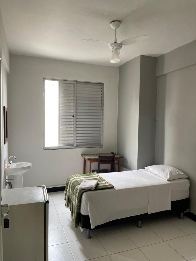 Economy 888 - Próximo A Praça Da Estação E Rodoviária Hotel 2*