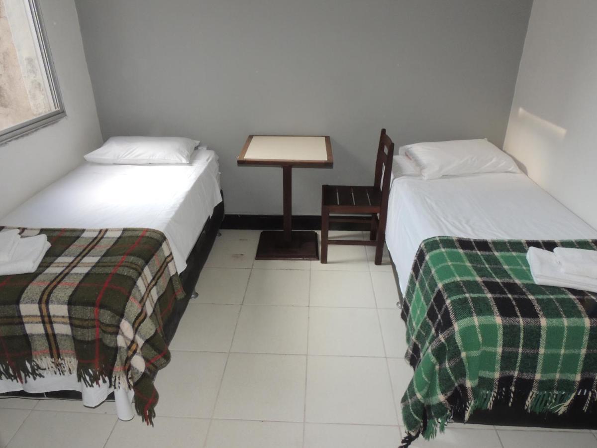 Economy 888 - Próximo A Praça Da Estação E Rodoviária Hotel