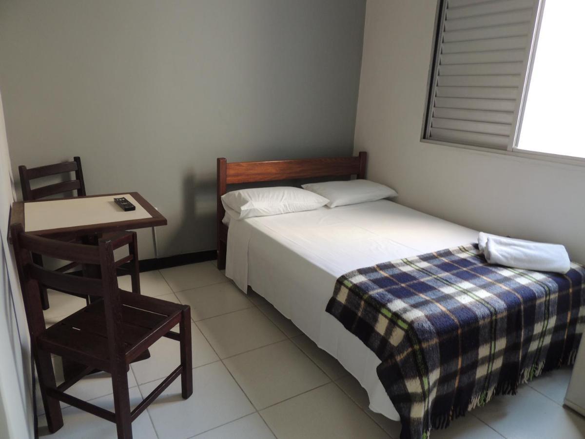 Economy 888 - Próximo A Praça Da Estação E Rodoviária Hotel 2*