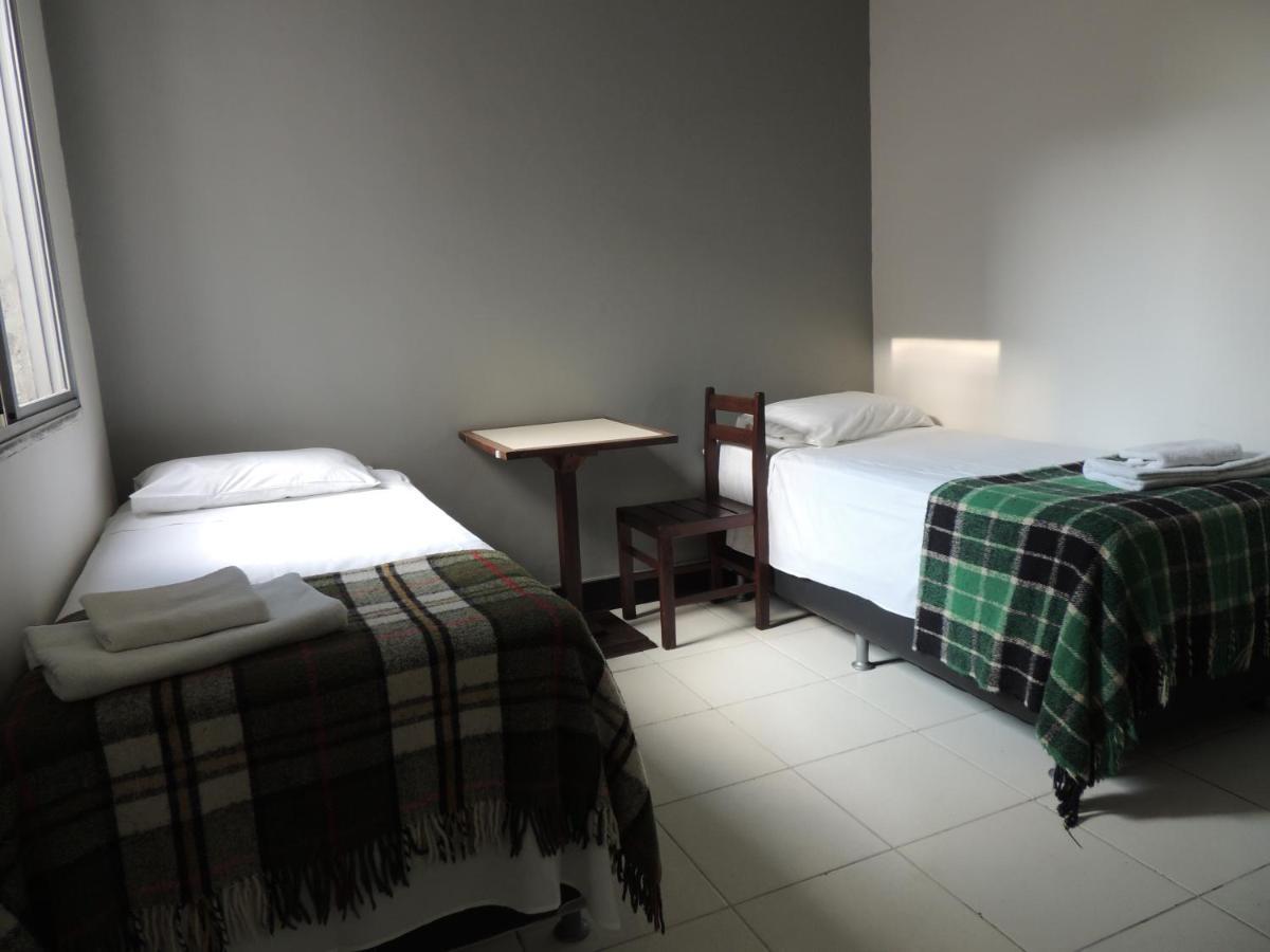 Economy 888 - Próximo A Praça Da Estação E Rodoviária Hotel
