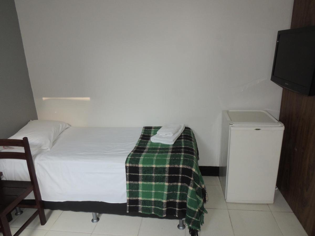 Hotel Economy 888 - Próximo A Praça Da Estação E Rodoviária