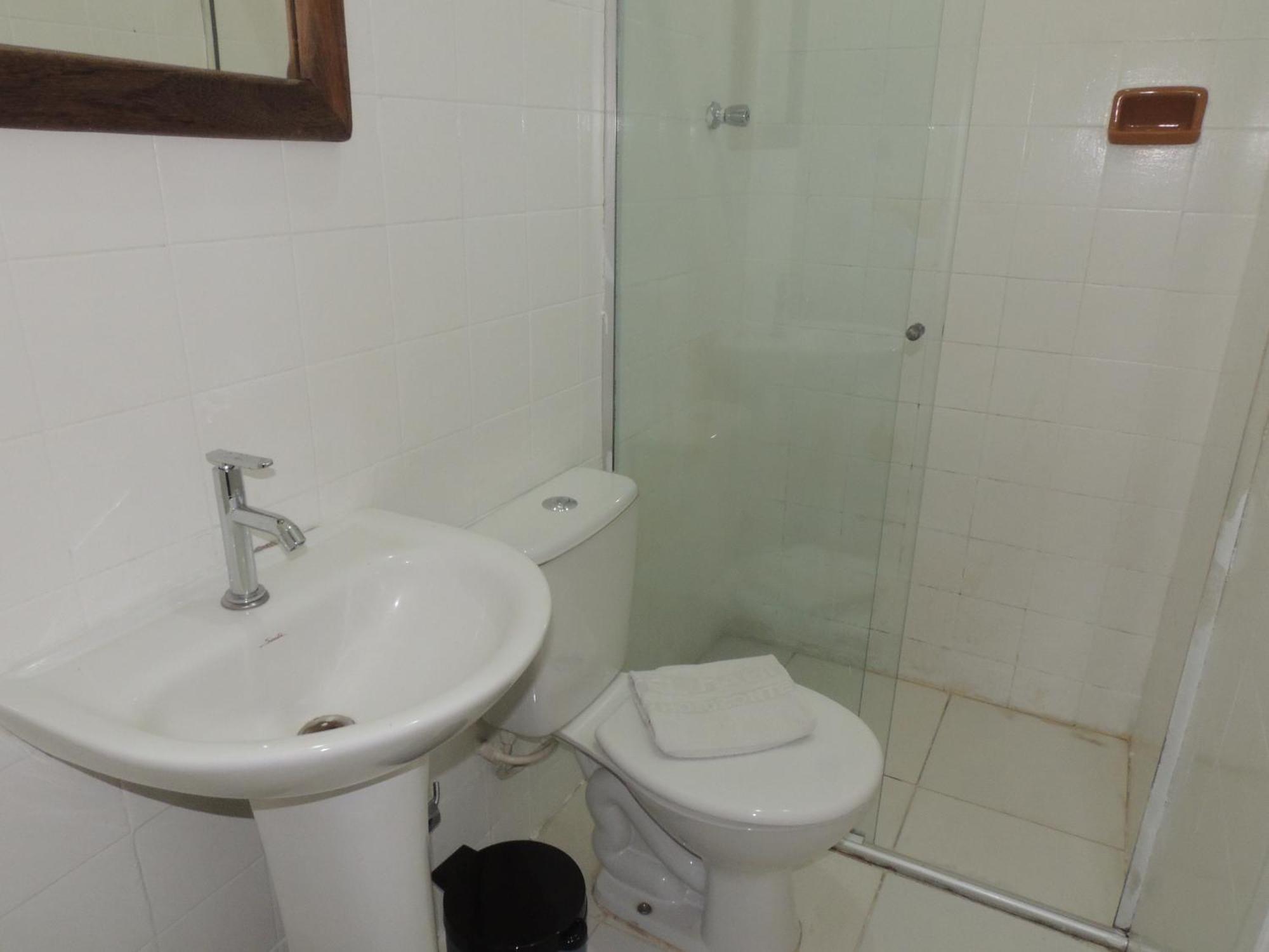 Economy 888 - Próximo A Praça Da Estação E Rodoviária Hotel 2*